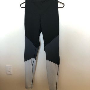 Old Navy fitted color block legging